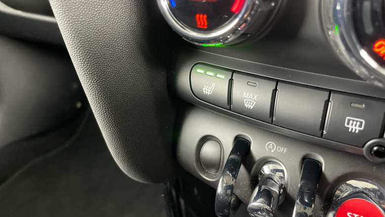 MINI Hatchback 1.5 Cooper Classic 3dr Auto Petrol Hatchback